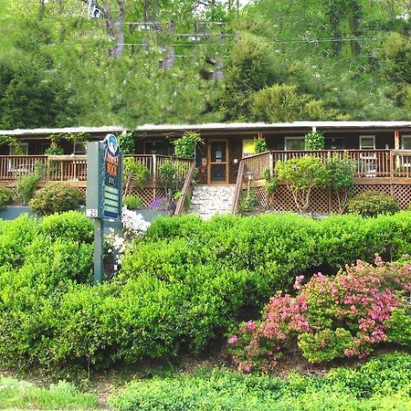 The Chimney Rock Inn & Cottages Exterior photo