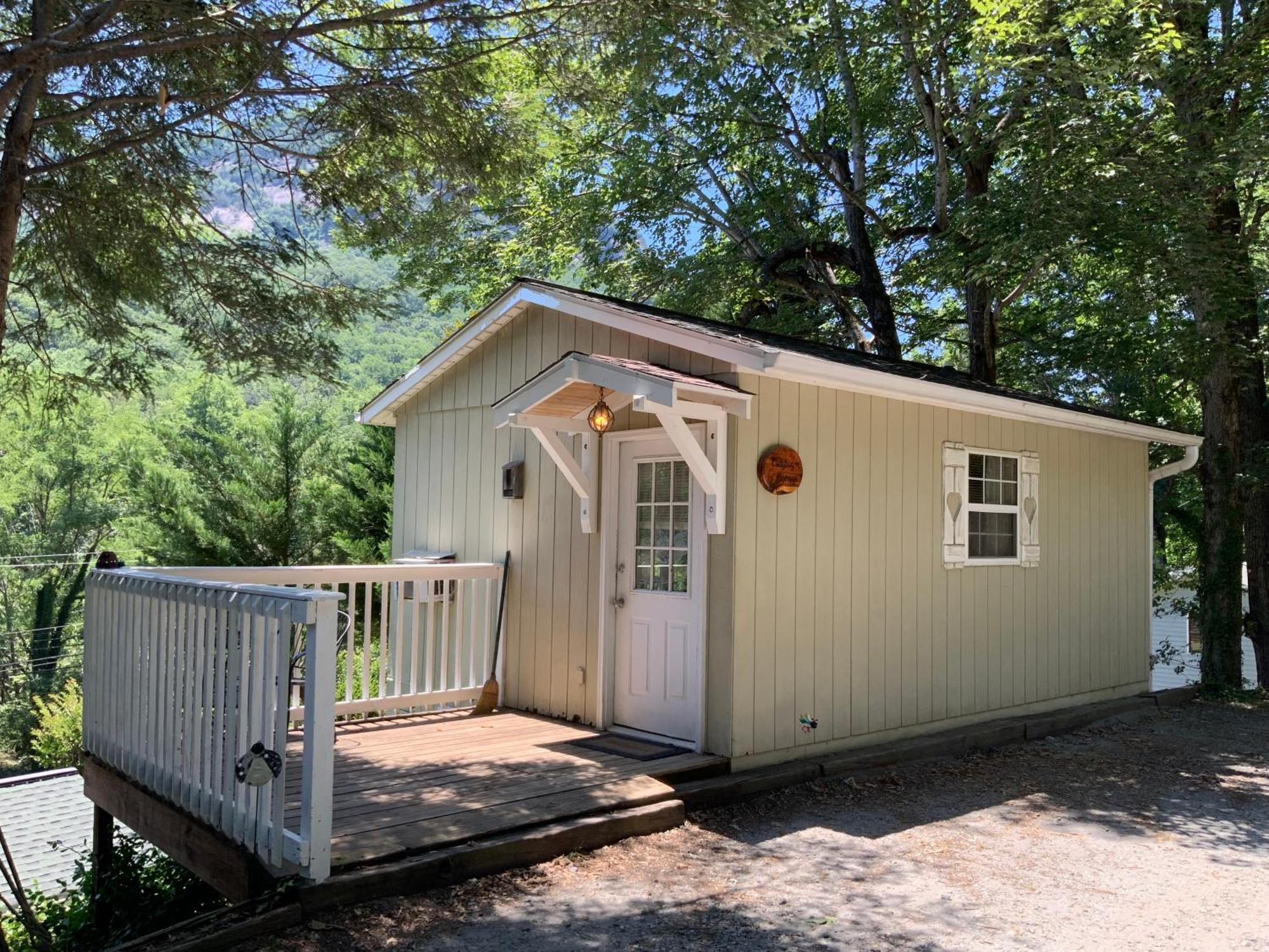 The Chimney Rock Inn & Cottages Exterior photo